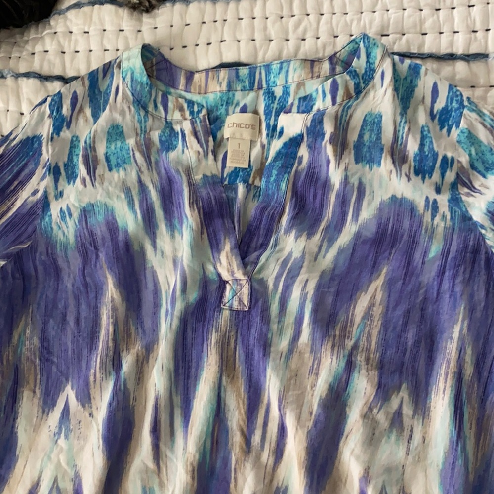 Chico’s size 1 watercolor top + button sleeves.